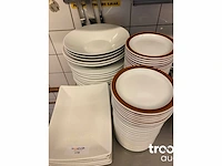 Servies - afbeelding 2 van  2