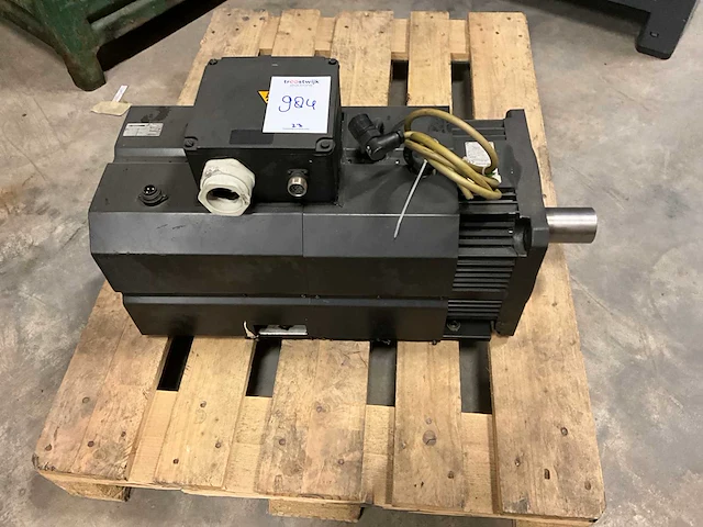 Servo motor - afbeelding 1 van  6
