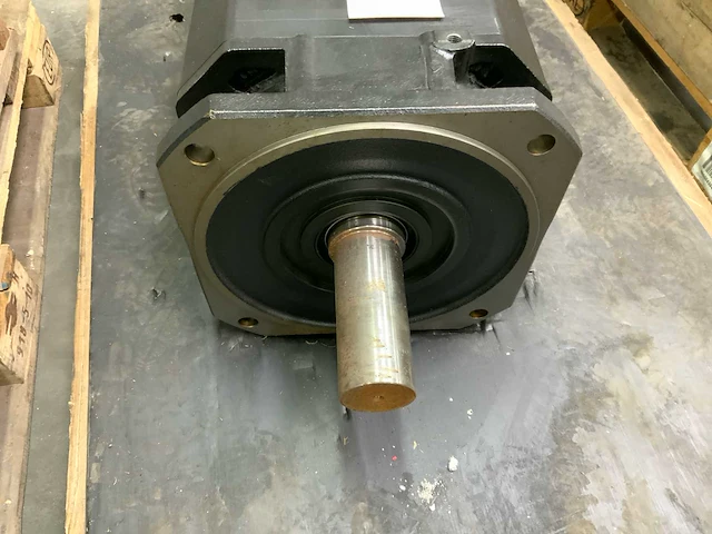 Servomotor - afbeelding 9 van  9
