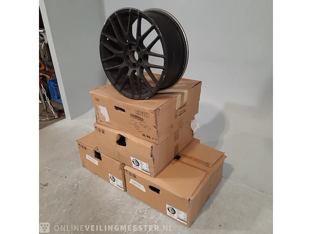 Set a 4x velg mercedes amg - afbeelding 10 van  16