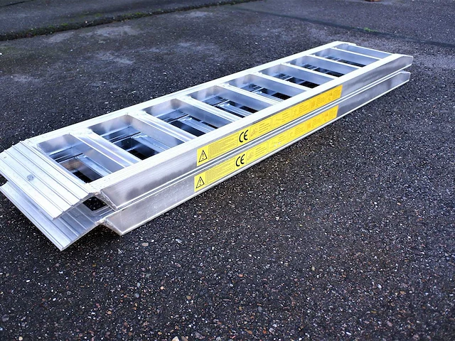 Set aluminium (220 cm) oprijplaat 4t - afbeelding 1 van  7