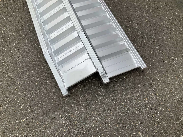 Set aluminium (250 cm) oprijplaat 6t - afbeelding 5 van  7