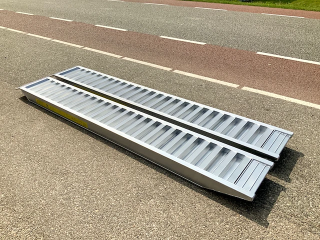 Set aluminium (300 cm) oprijplaat 6t - afbeelding 4 van  8