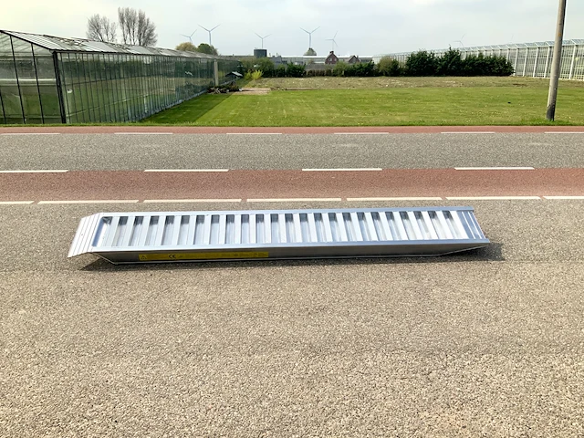 Set aluminium (300 cm) oprijplaat 6t - afbeelding 5 van  8