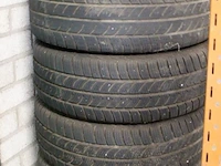 Set autobanden - afbeelding 2 van  2