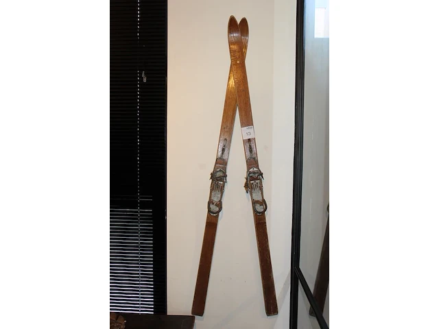 Set decoratieve ski's. - afbeelding 2 van  2