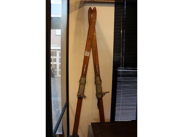 Set decoratieve ski's. - afbeelding 2 van  2