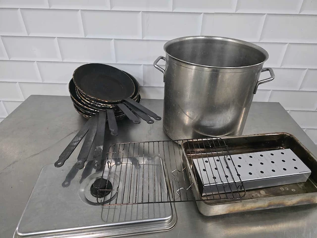 Set diverse pannen - afbeelding 1 van  3