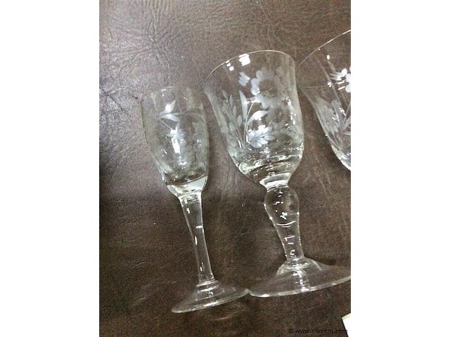 Set glazen ( geciseleerd) - afbeelding 5 van  5