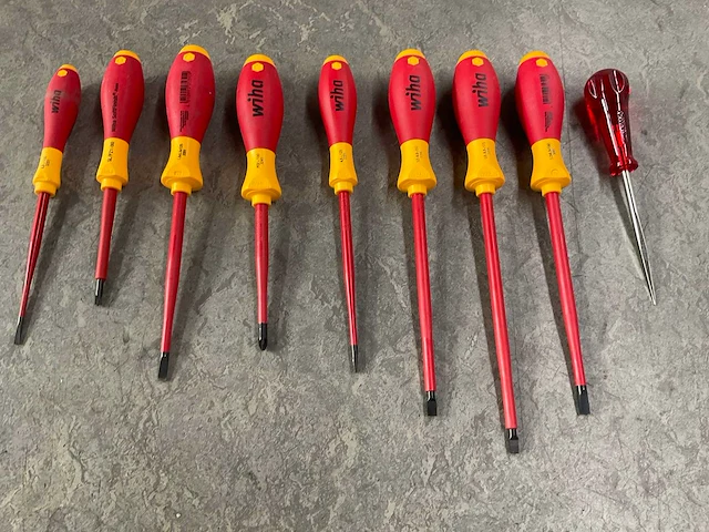 Set handgereedschap, schroevendraaier, priem - afbeelding 1 van  5