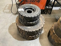 Set heftruck banden - afbeelding 1 van  4