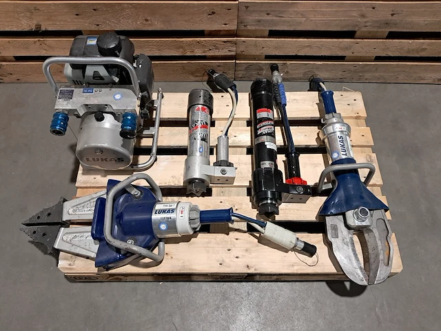 Set hydraulisch redgereedschap lukas - afbeelding 12 van  24