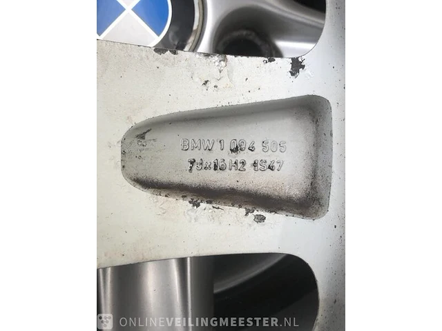 Set originele lichtmetalen velgen bmw 116 - afbeelding 5 van  6