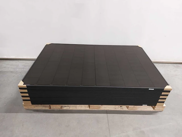 Set van 10 full black (410 wp) zonnepanelen en 1 goodwe gw3600d-ns omvormer (1-fase) - afbeelding 3 van  10