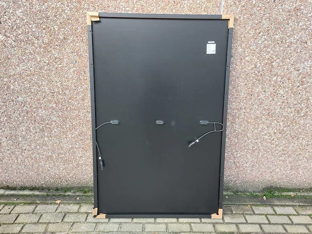 Set van 12 full black (410 wp) zonnepanelen en 1 goodwe gw5000dt omvormer (3-fase) - afbeelding 4 van  9