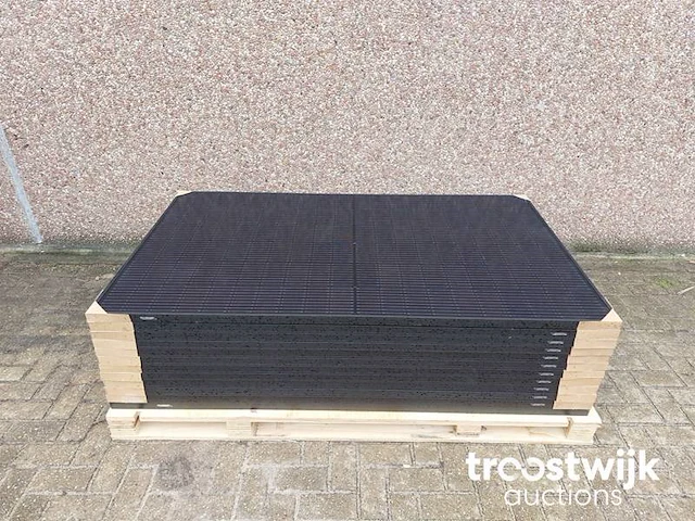 Set van 12 full black ibc (355 wp) zonnepanelen en 1 blaupunkt bps-v01-03.6 omvormer (1-fase) - afbeelding 2 van  8
