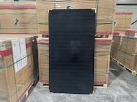 Set van 12 full black zonnepanelen (430 wp) met goodwe 5048d-em hybride omvormer en 2x pylontech 2,4 kwh batterij (totaal 4,8 kwh) - afbeelding 8 van  15