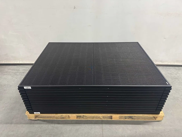 Set van 12 zonnepanelen met hybride omvormer en 7,1 kwh batterij. - afbeelding 4 van  15