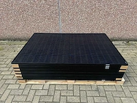 Set van 14 full black zonnepanelen (420 wp) met goodwe 5048d-em hybride omvormer en 2 x pylontech 2,4 kwh batterij t.b.v. energieopslag (totaal vermogen 4,8 kw) - afbeelding 8 van  14