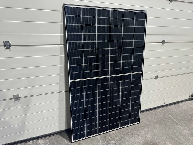 Set van 14 zonnepanelen (410 wp) en 1 saj 5.0k omvormer (1-fase) - afbeelding 3 van  8