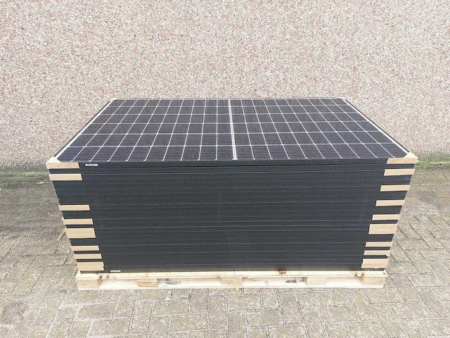 Set van 15 black ja solar jam60s20 375/mr zonnepanelen en 1 blaupunkt bpt-v03-05.0 omvormer (3-fase) - afbeelding 4 van  11