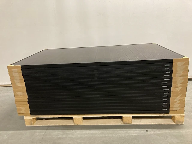 Set van 16 full black longi (350 wp) zonnepanelen en 1 blaupunkt bpt-v03-05.0 omvormer (3-fase) - afbeelding 3 van  10