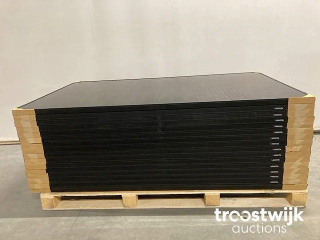 Set van 16 full black longi (350 wp) zonnepanelen en 1 blaupunkt bpt-v03-05.0 omvormer (3-fase) - afbeelding 3 van  10
