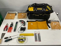 Set van 16 handgereedschappen
