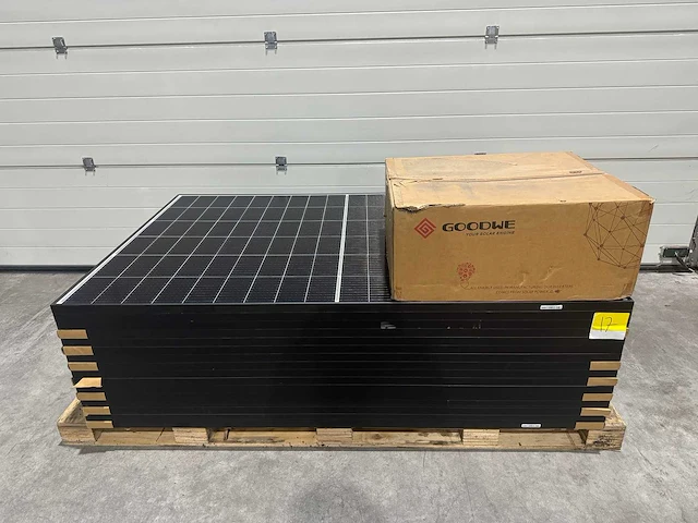 Set van 16 zonnepanelen (410 wp) en 1 goodwe 6.0k omvormer (3-fase) - afbeelding 1 van  8
