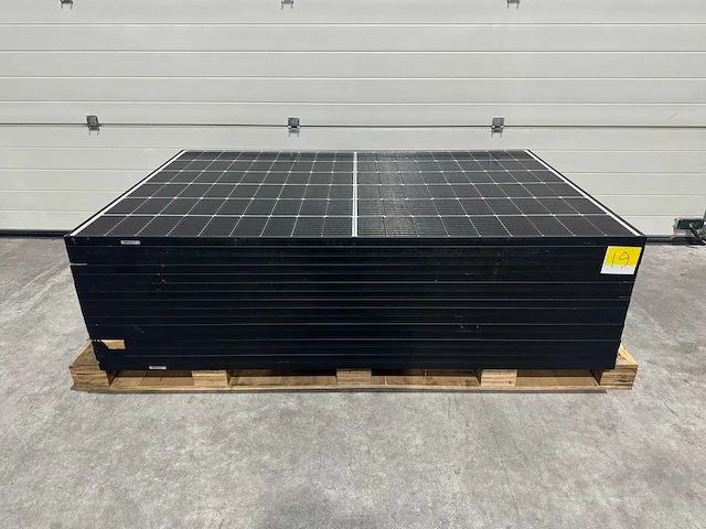 Set van 16 zonnepanelen (410 wp) en 1 goodwe 6.0k omvormer (3-fase) - afbeelding 2 van  8