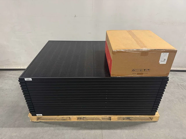 Set van 16 zonnepanelen met hybride omvormer en 7,1 kwh batterij. - afbeelding 2 van  15