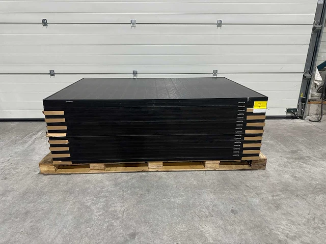 Set van 18 zonnepanelen (410 wp) en 1 solax 7.0k omvormer (3-fase) - afbeelding 2 van  8
