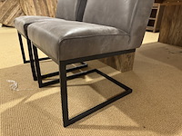 Set van 2 eetkamerstoelen, grijs afrikaleer, zwart metalen onderstel - afbeelding 4 van  5