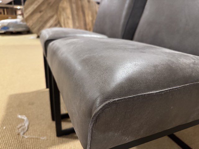 Set van 2 eetkamerstoelen, grijs afrikaleer, zwart metalen onderstel - afbeelding 5 van  5