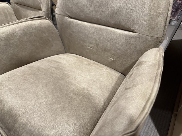 Set van 2 eetkamerstoelen, groen microvezelstof, zwart metalen poten - afbeelding 4 van  5