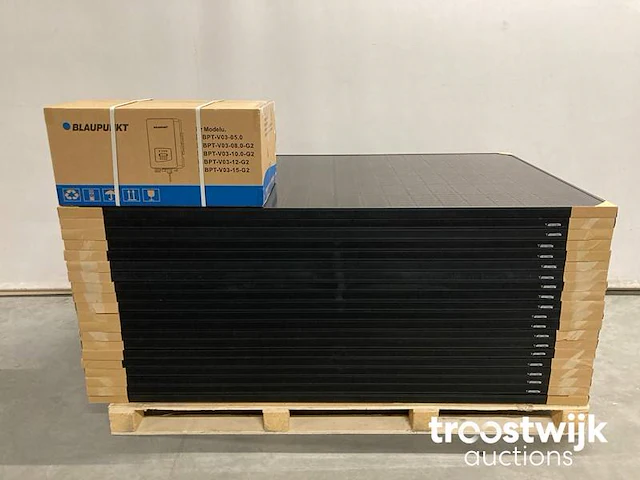 Set van 20 full black (410 wp) zonnepanelen en 1 blaupunkt bpt-v03-08.0 omvormer (1-fase) - afbeelding 1 van  13