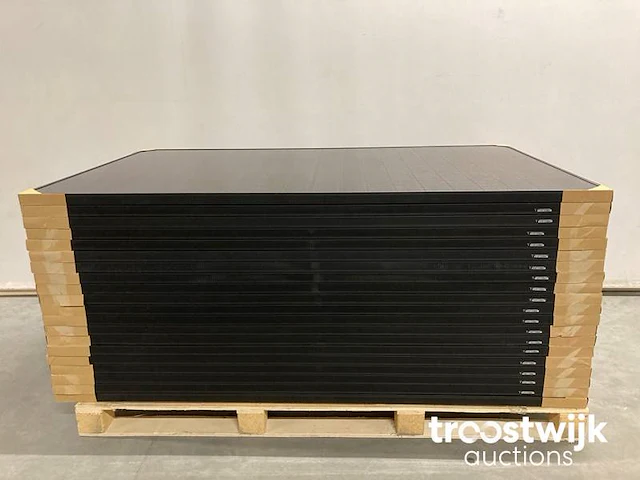Set van 20 full black (410 wp) zonnepanelen en 1 blaupunkt bpt-v03-08.0 omvormer (1-fase) - afbeelding 6 van  13