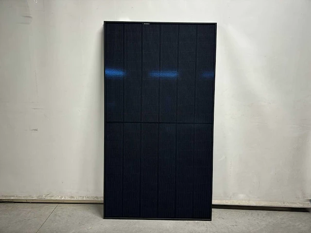 Set van 20 full black zonnepanelen (405 wp) met solax 8.0k hybride omvormer en solax 5.8kwh master pack en solax batterij 5.8kwh slave unit - afbeelding 12 van  34