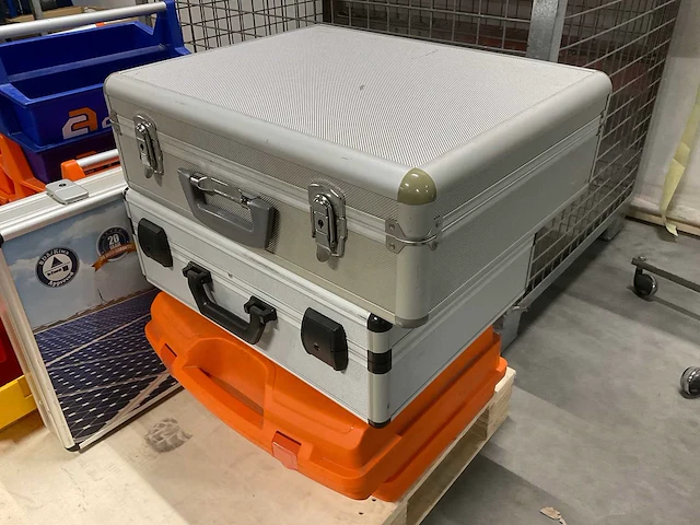 Set van 20 gereedschapskoffers en bakjes - afbeelding 3 van  3