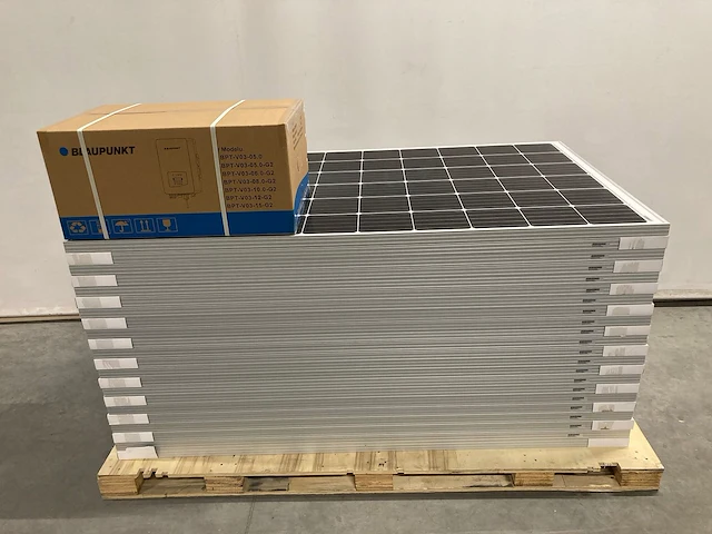 Set van 22 astronergy glas-glas zonnepanelen (310 wp) en 1 blaupunkt bpt-v03-6.0 omvormer - afbeelding 1 van  9