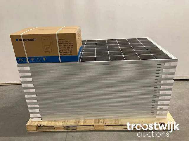 Set van 22 astronergy glas-glas zonnepanelen (310 wp) en 1 blaupunkt bpt-v03-6.0 omvormer - afbeelding 1 van  9