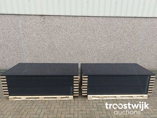 Set van 32 full black longi (425 wp) zonnepanelen en 1 blaupunkt bpt-v03-12.0 omvormer (3-fase) - afbeelding 6 van  13