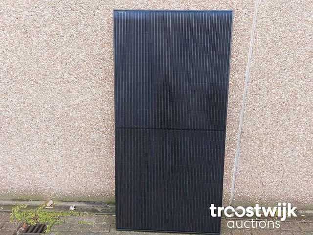 Set van 32 full black longi (425 wp) zonnepanelen en 1 blaupunkt bpt-v03-12.0 omvormer (3-fase) - afbeelding 7 van  13