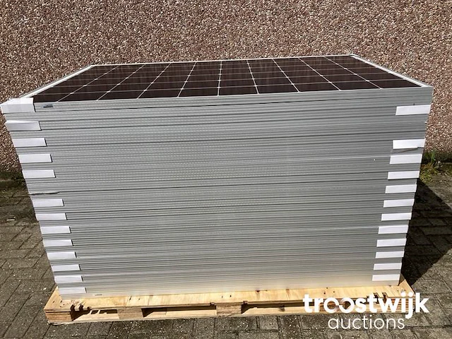 Set van 36 astronergy 310 wp glas-glas zonnepanelen en 1 blaupunkt bpt-v03-10.0 omvormer (3-fase) - afbeelding 3 van  10