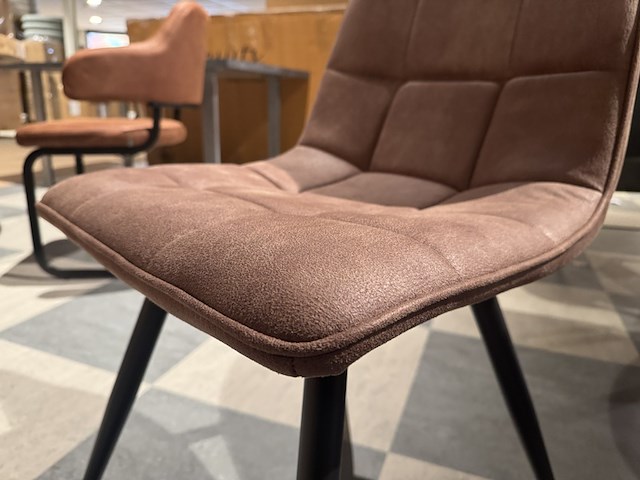 Set van 4 eetkamerstoelen, bruin microvezelstof, zwart metalen poten - afbeelding 3 van  5