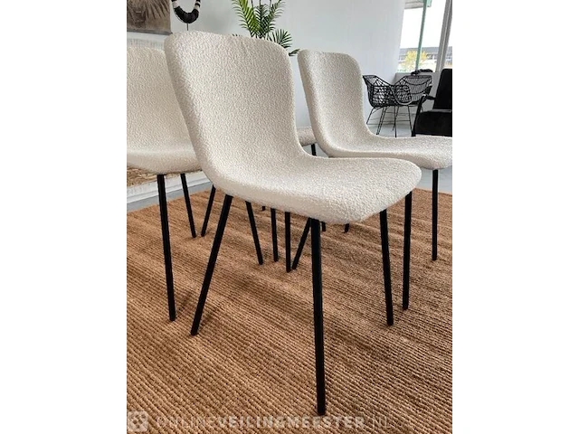 Set van 4 eetkamerstoelen in wit bouclé wit / zwart - afbeelding 3 van  6