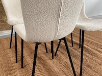 Set van 4 eetkamerstoelen in wit bouclé wit / zwart - afbeelding 4 van  6