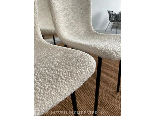 Set van 4 eetkamerstoelen in wit bouclé wit / zwart - afbeelding 5 van  6