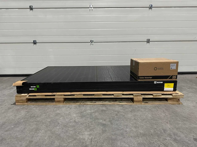 Set van 4 zonnepanelen (370 wp) en 1 solis 1.5k omvormer (1-fase) - afbeelding 1 van  8