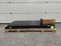 Set van 4 zonnepanelen (370 wp) en 1 solis 1.5k omvormer (1-fase) - afbeelding 1 van  8